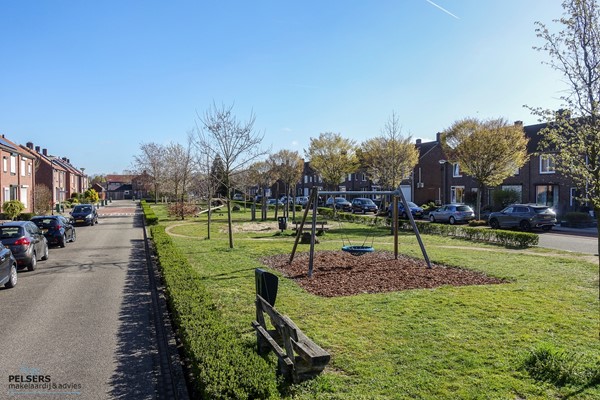 Medium property photo - Gouverneur Van Hovelllaan 28, 5953 CV Reuver